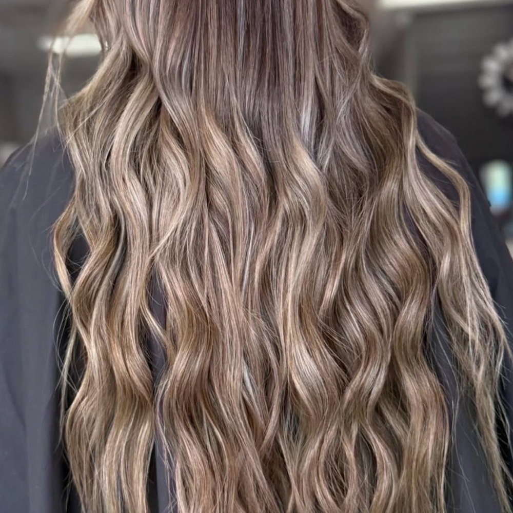 24in Natural Brown Wavy Hair Extensions